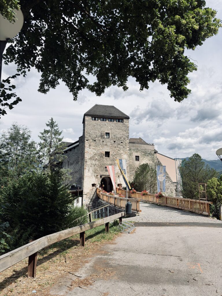 Hrad Oberkapfenburg